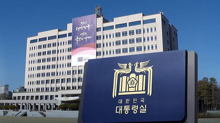 소도 개도 외면하는 이 대통령 지지률 55.9% 아무도 안 믿어