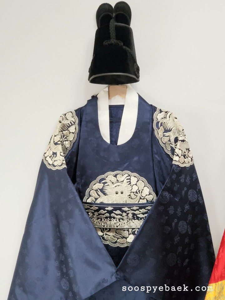 Thumbnail: Pyebaek Garments with Men's Navy Blue
