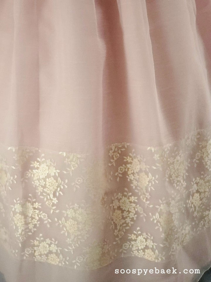 Thumbnail: White and Pink Set with Gold Detailing