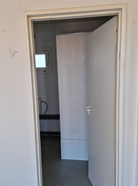 Miniature : Conteneur Bureau Résidentiel 15 m² avec Douche, WC et Raccordement Kitchenette