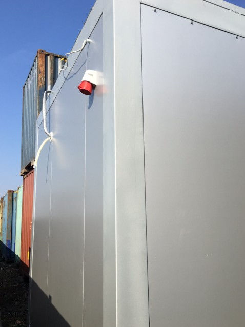 Miniaturbild: Bürocontainer 6 x 3 m – Isolierverglastes Gewerbemodul 18 m²