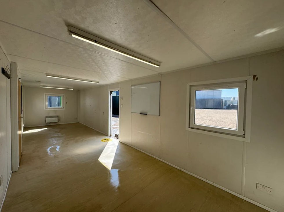 Miniature : Cantine ou Bureau de Chantier Sécurisé 32 × 10 Pieds – Conteneur Anti-Vandalisme