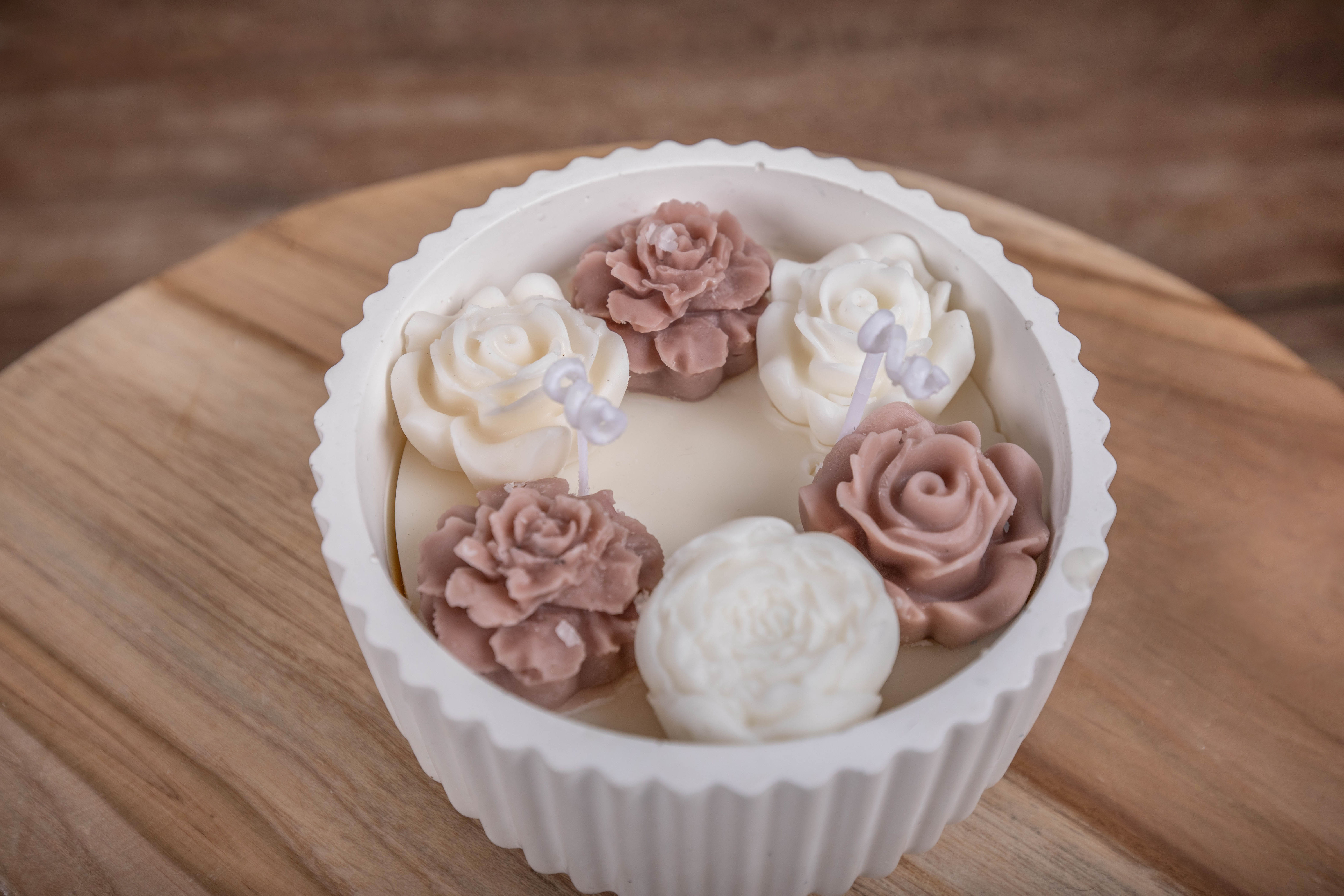 Kerzen-Arrangement 6 Blüten im Wachsbad