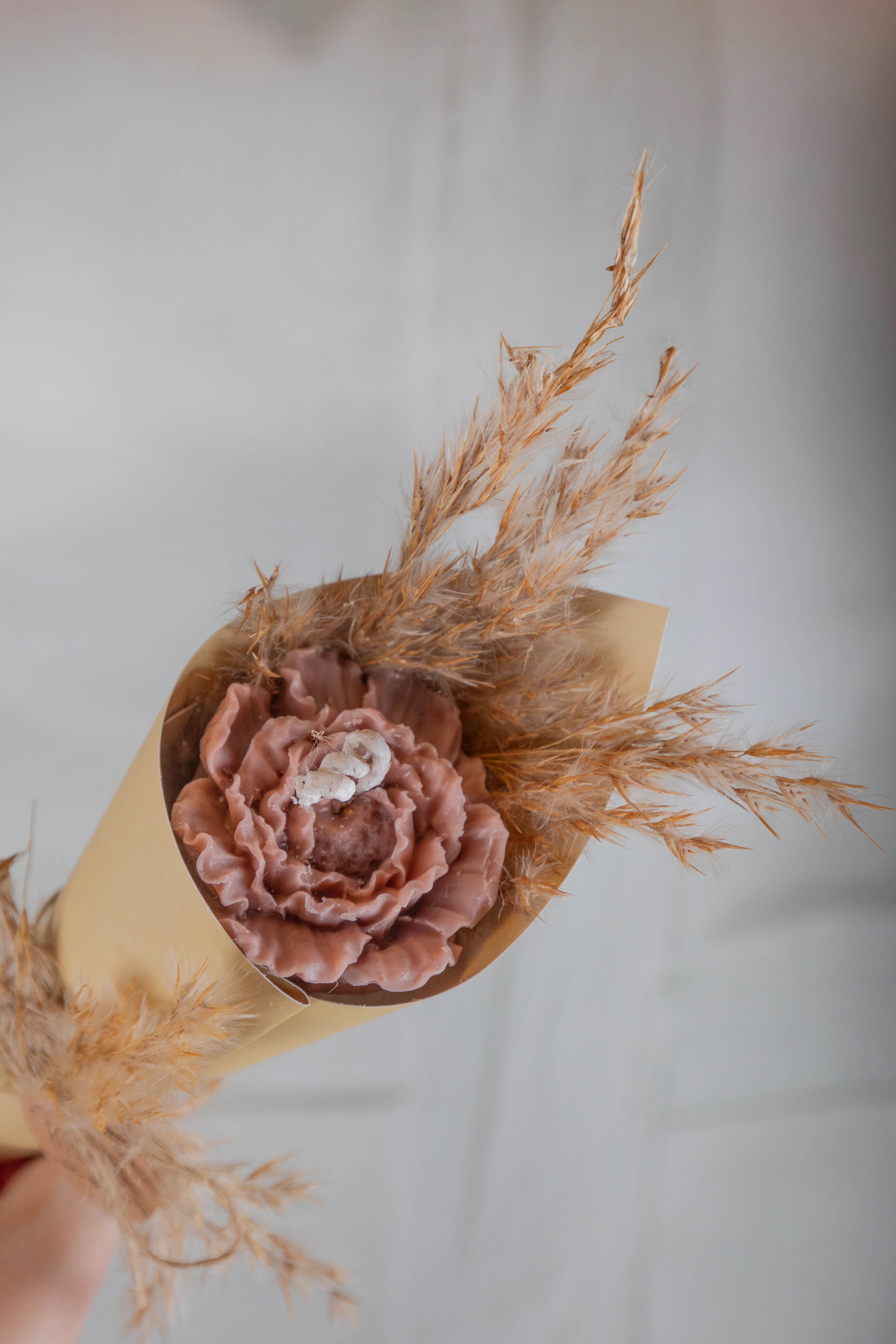 Online-Markt - Eine Kerze gebunden als Mini-Strauß - brauner Mohn