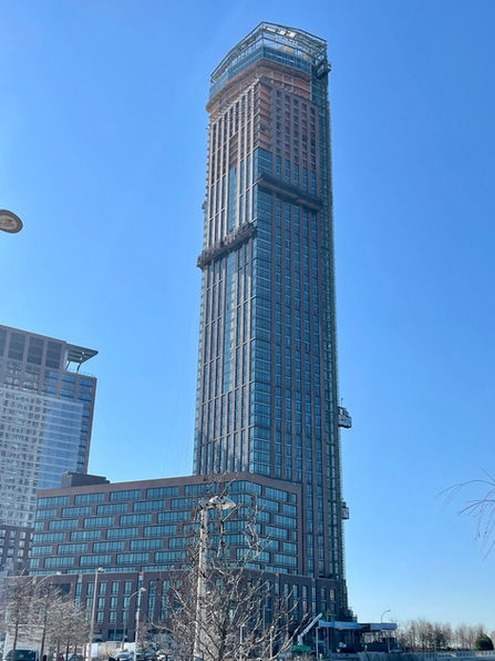 skyscraper with Mannix windows installed