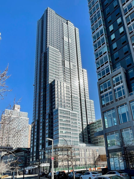 skyscraper with Mannix windows installed