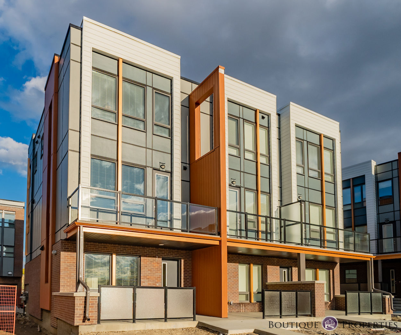 UNIVERSITY DISTRICT  2 bed + den / 2.5 bath