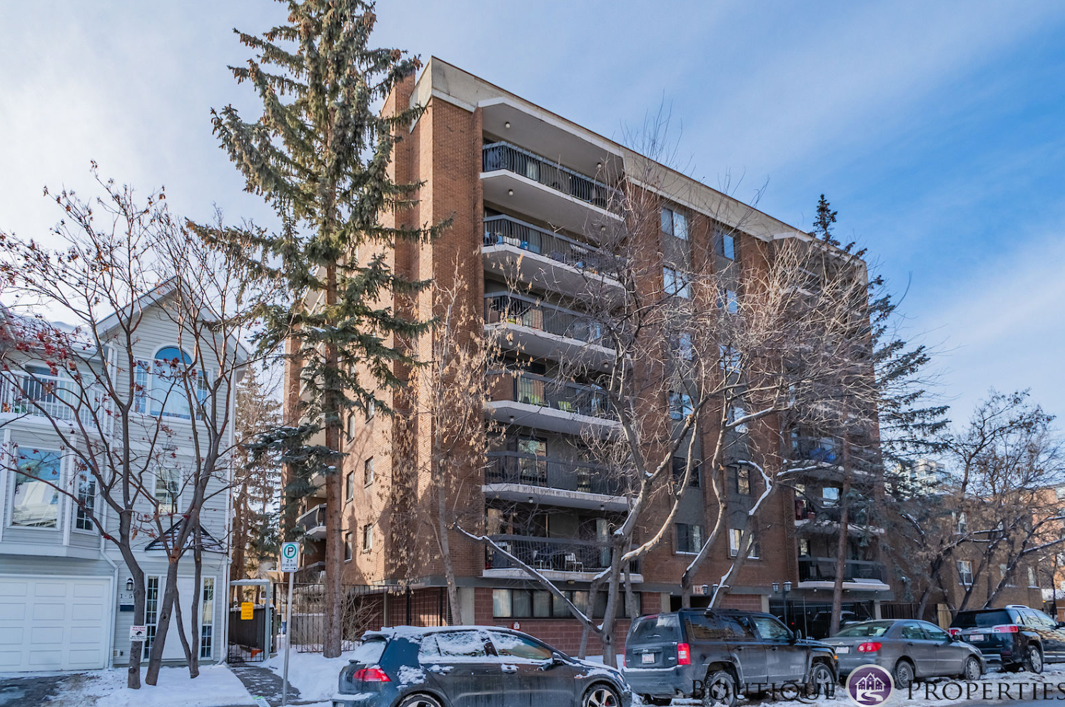 CONNAUGHT 2 bed / 1.5 bath