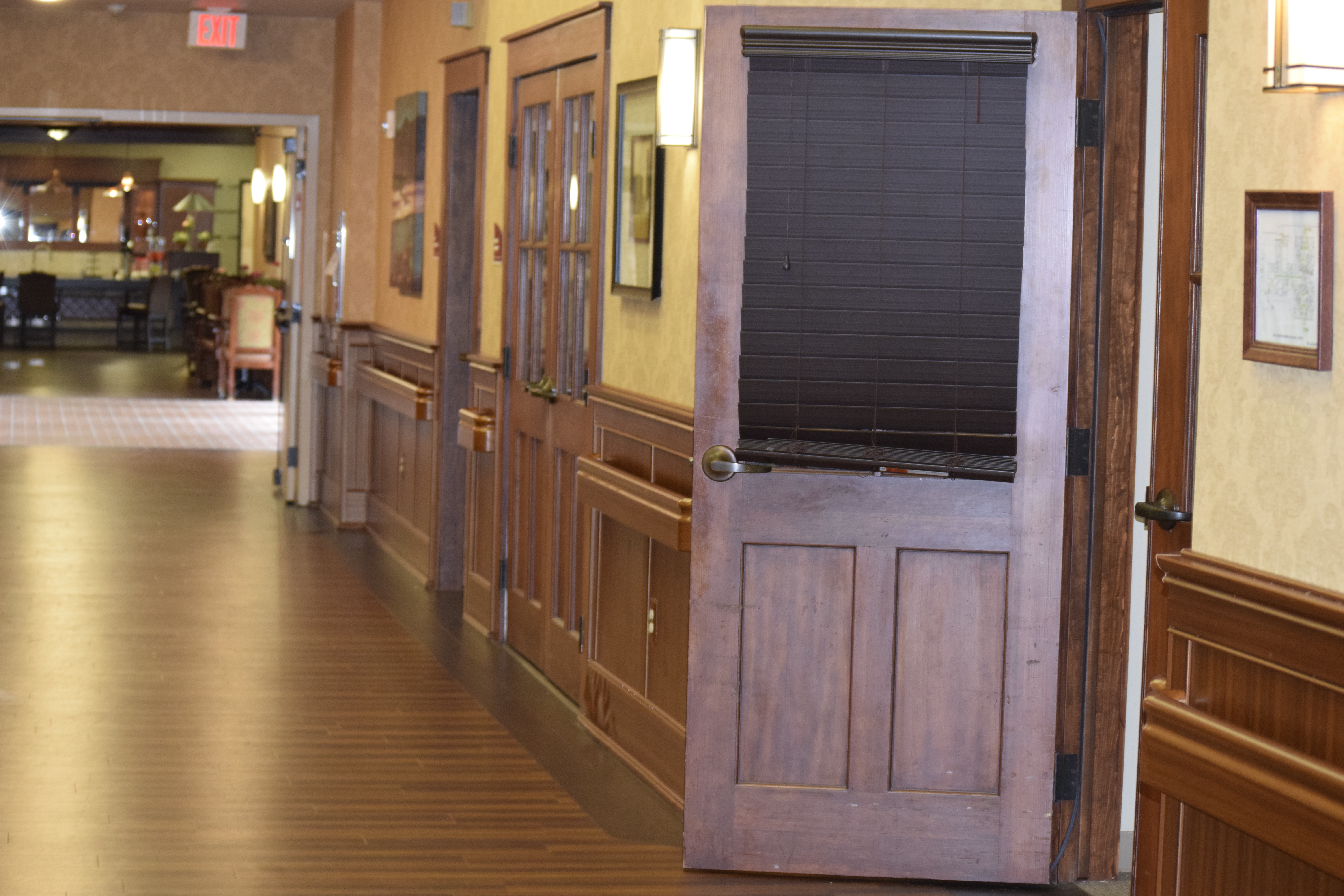 Ven4ma Wainscot, Handrail