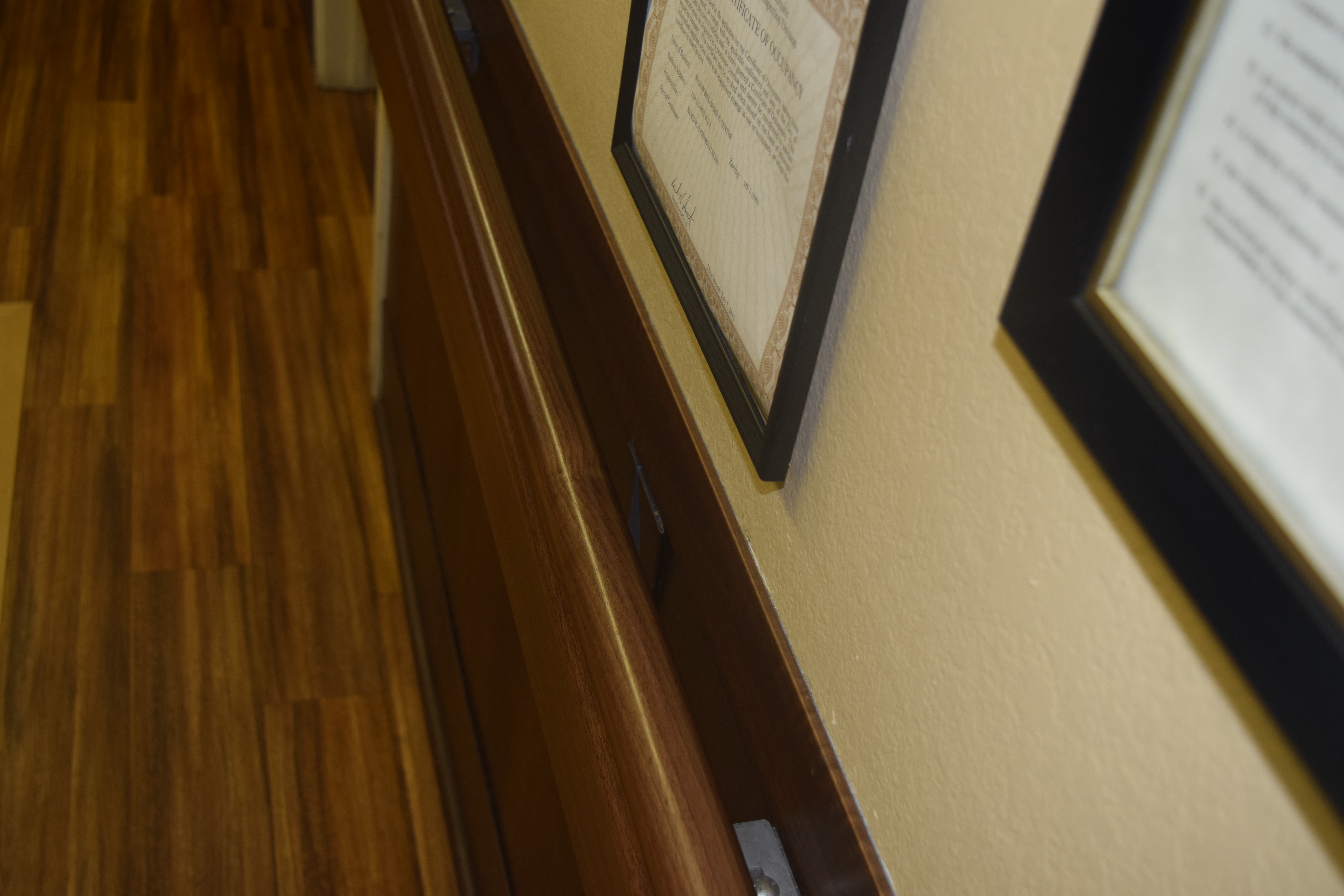 Ven4ma Wainscot, Handrail