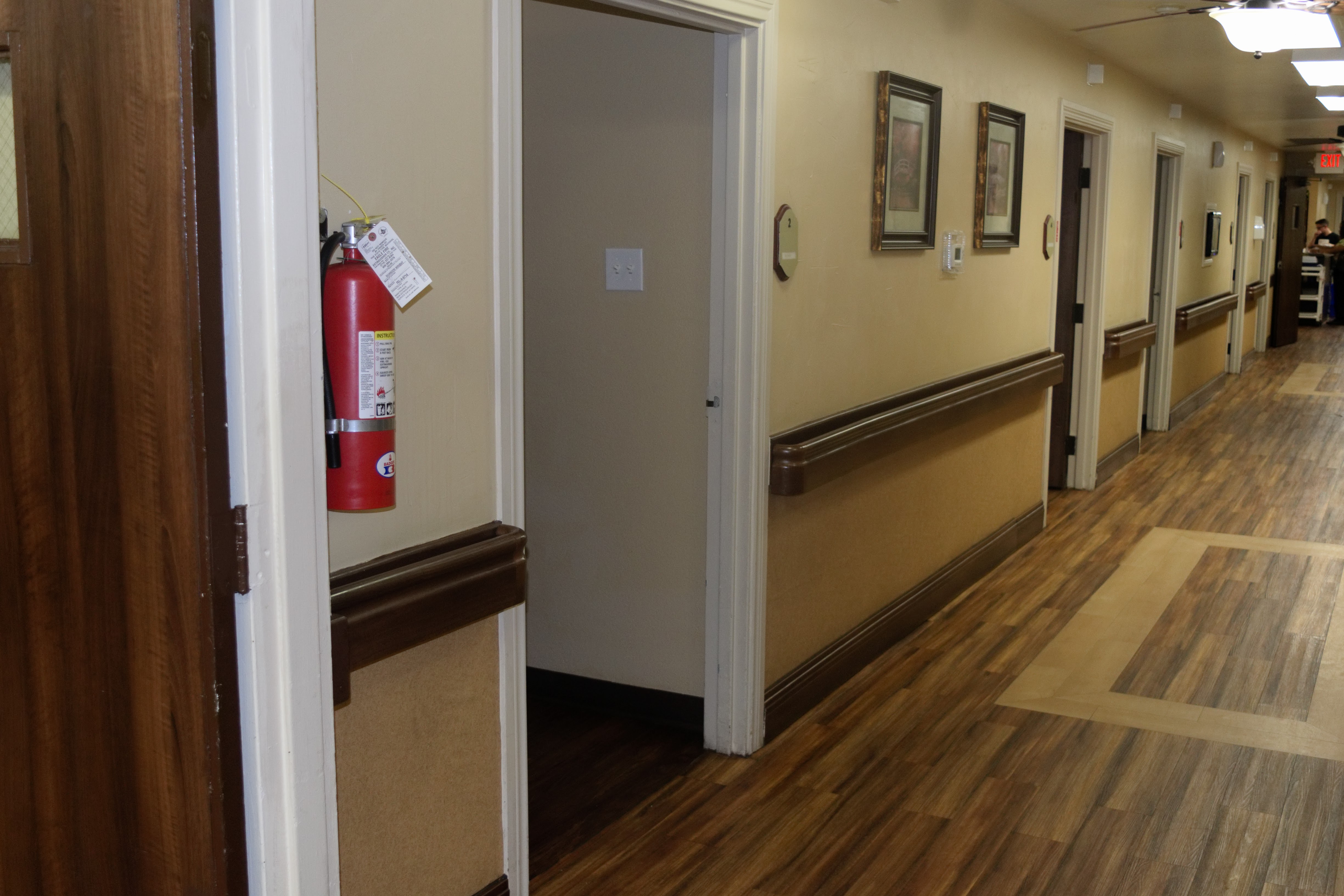 Ven4ma Wainscot, Handrail