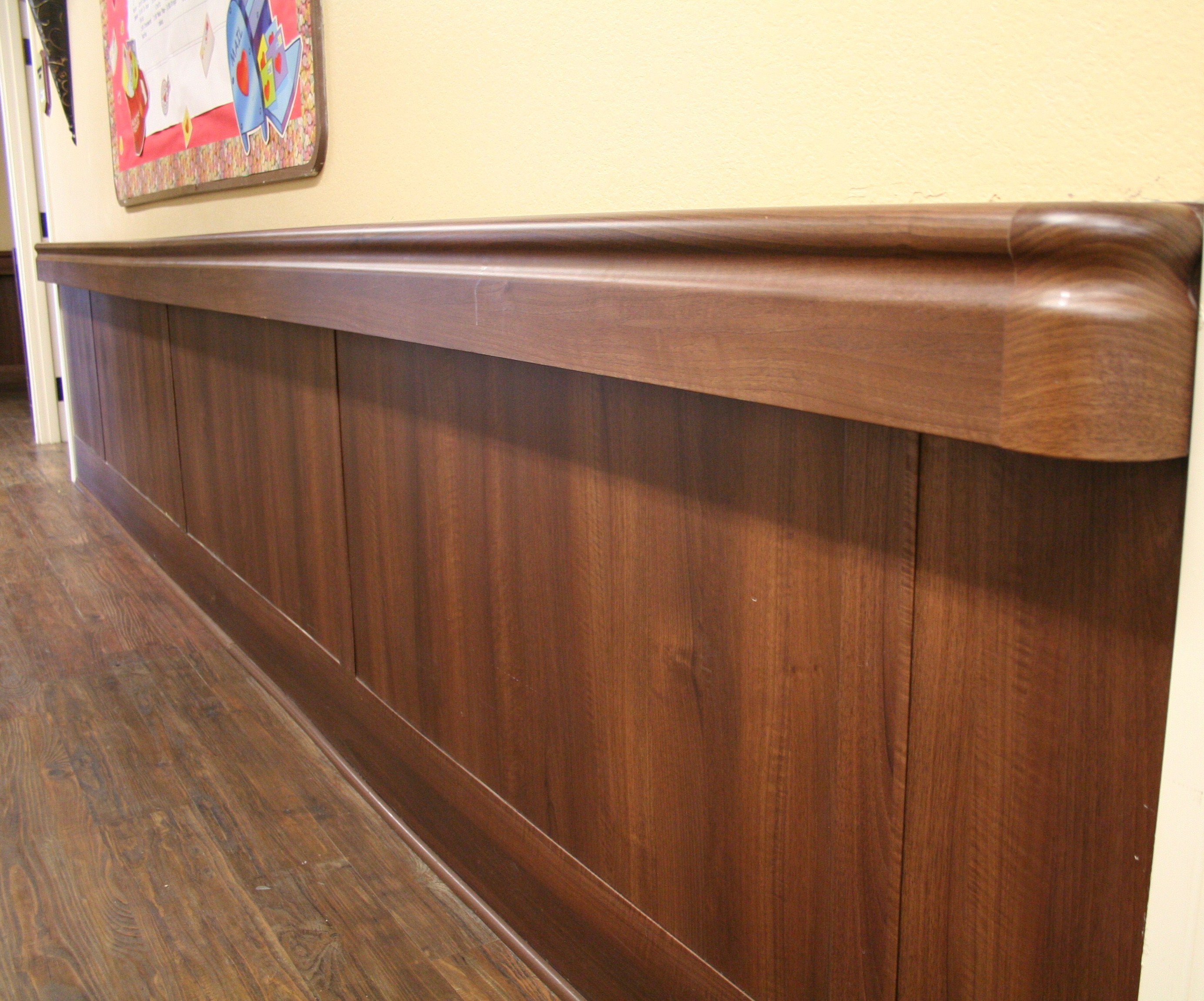 Ven4ma Wainscot, Handrail