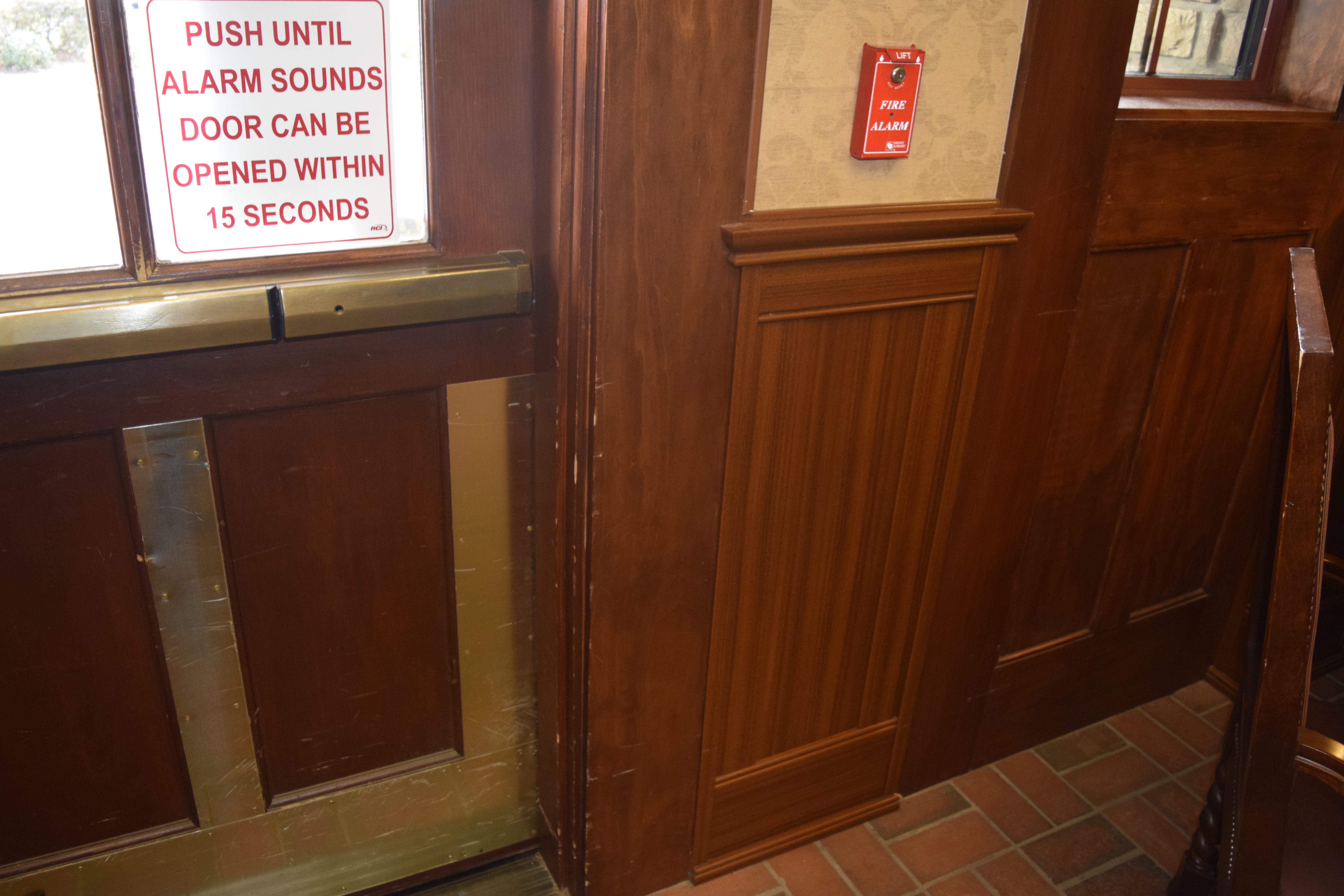 Ven4ma Wainscot, Handrail