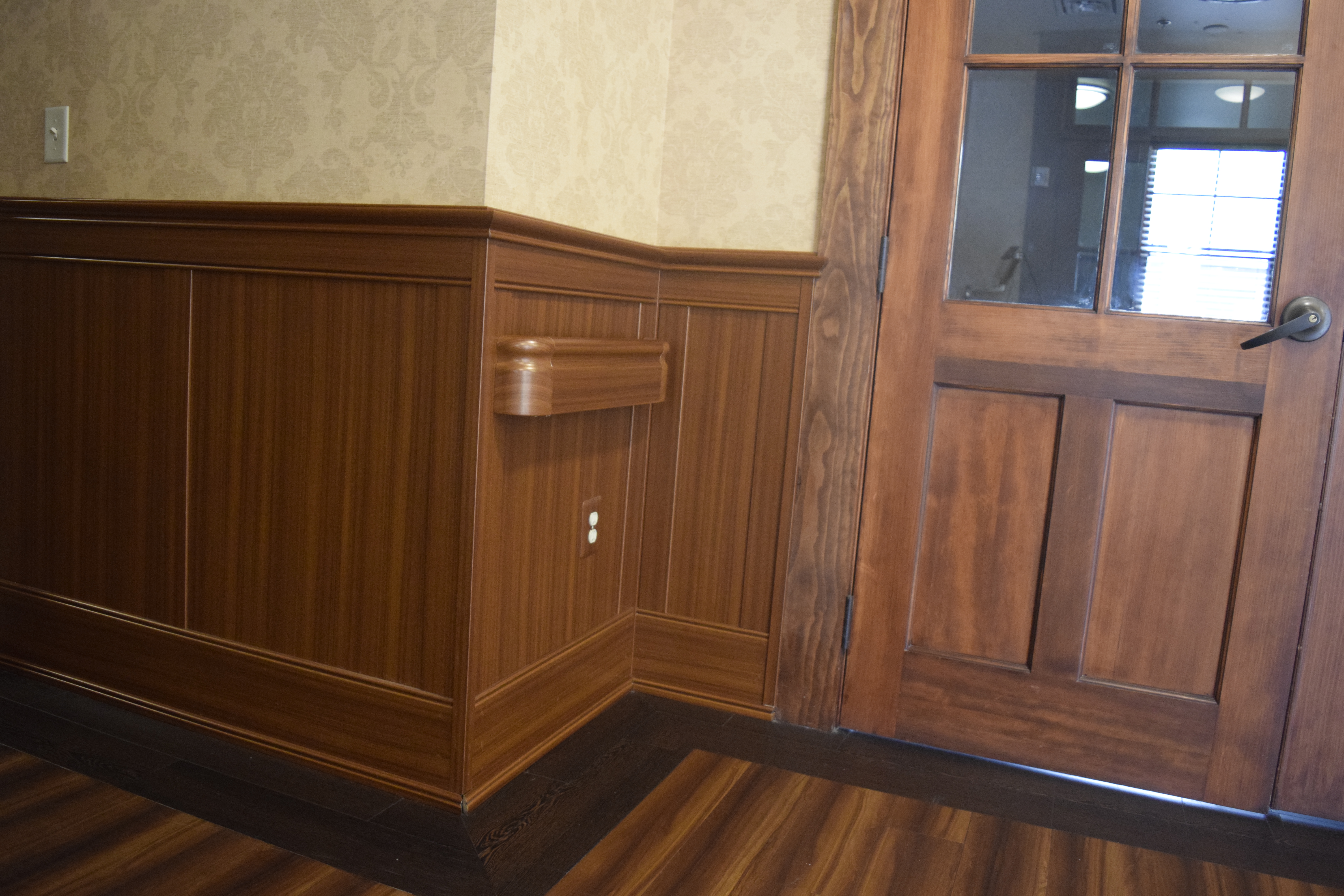 Ven4ma Wainscot, Handrail
