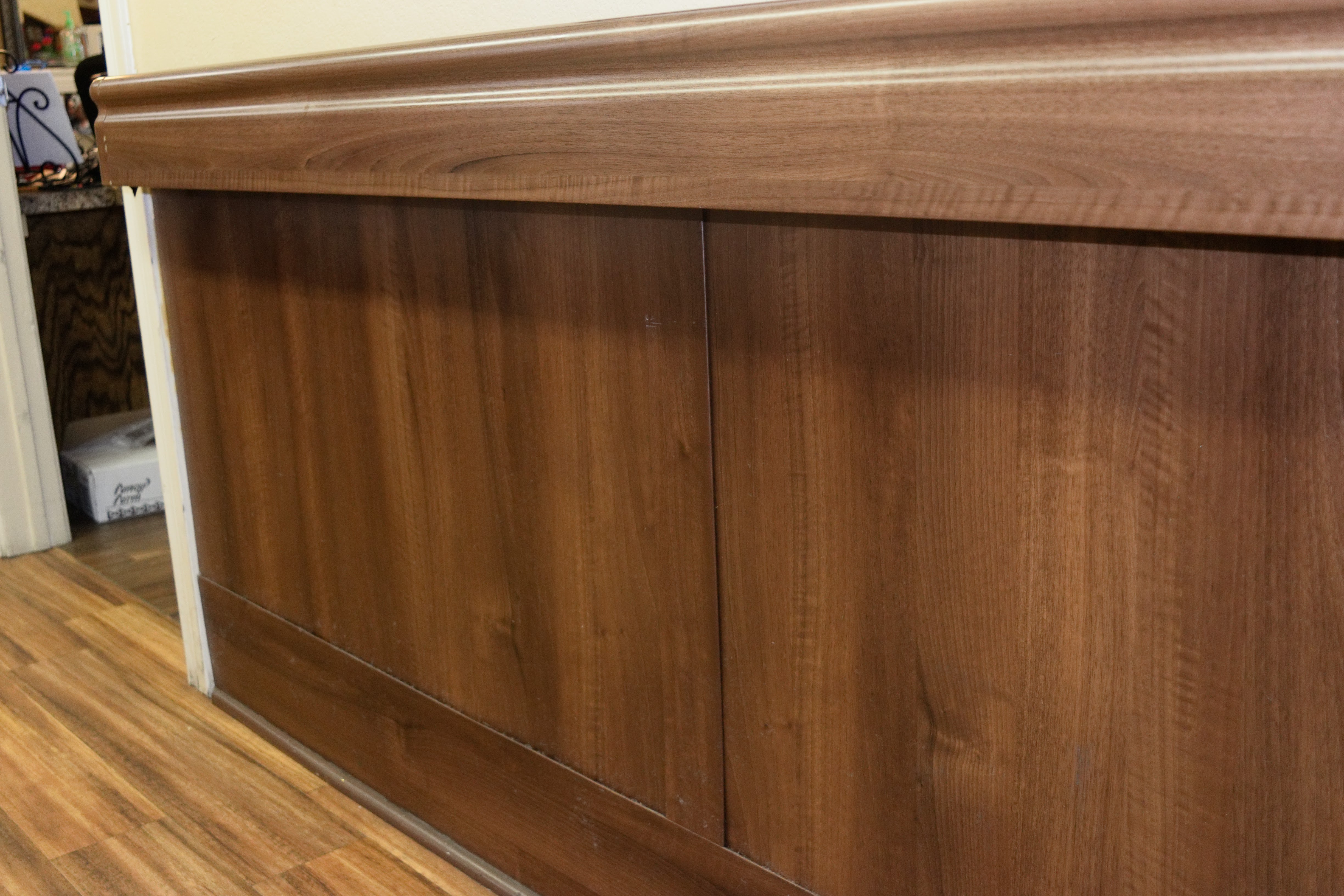 Ven4ma Wainscot, Handrail
