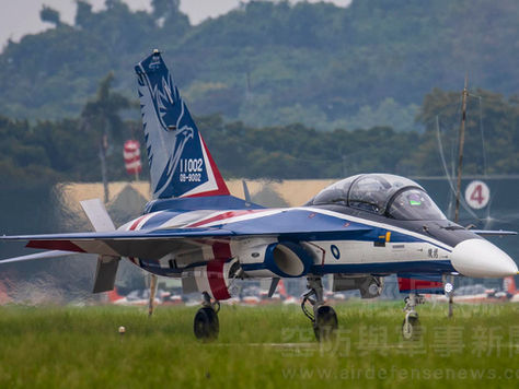 勇鷹高教機戰術測評 首航空軍官校