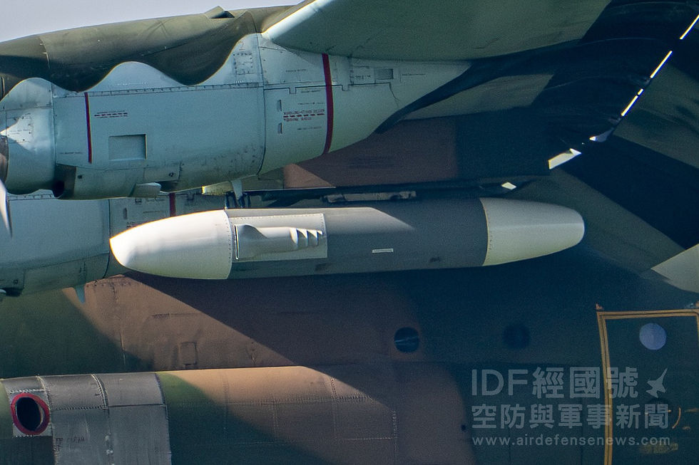 「玄戟專案」電戰干擾莢艙裝機飛測。