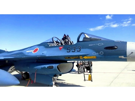 空自築城基地F-2A座艙罩飛行中意外脫落