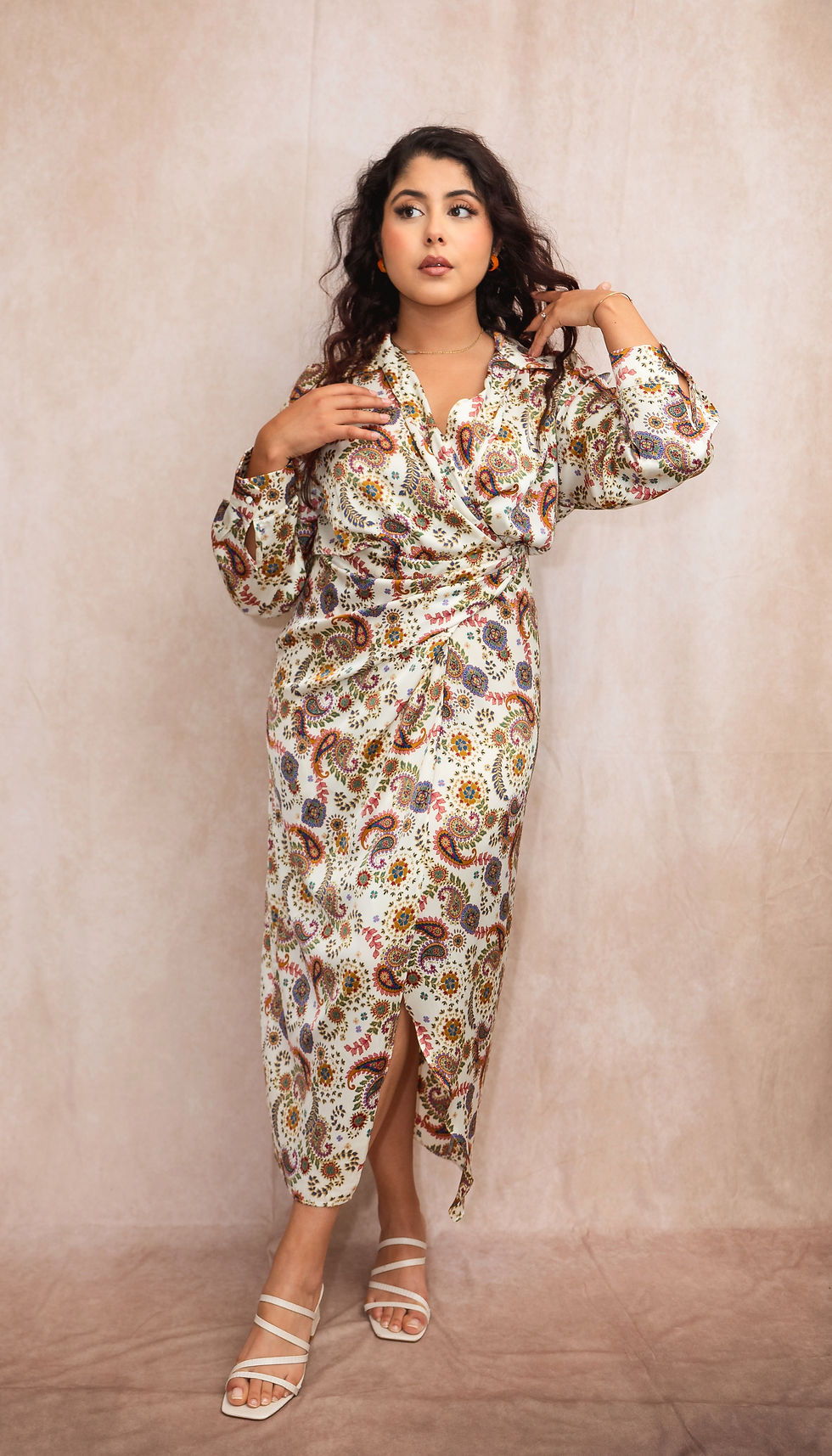 Robe satinée cache-coeur