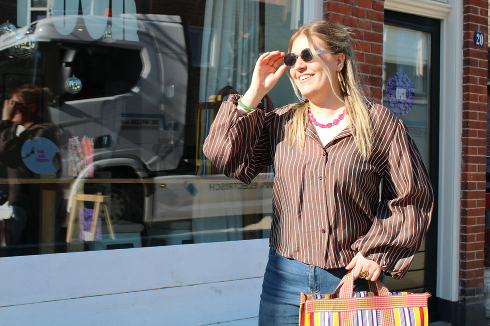 Thumbnail: Streep blouse
