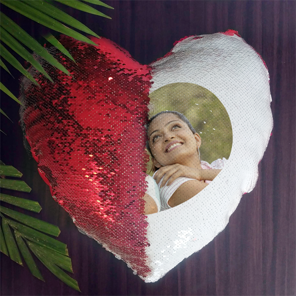 Miniatura: 15" Heart Shaped Sequin Reversible Cushions