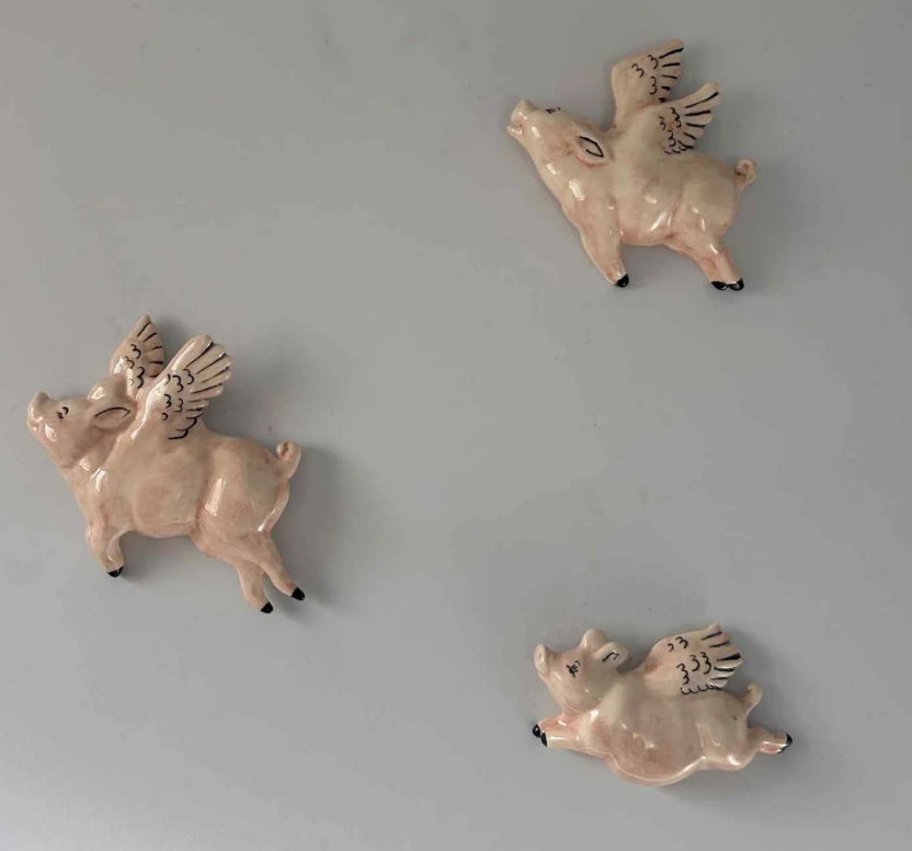 Thumbnail: 3 Flying Pigs