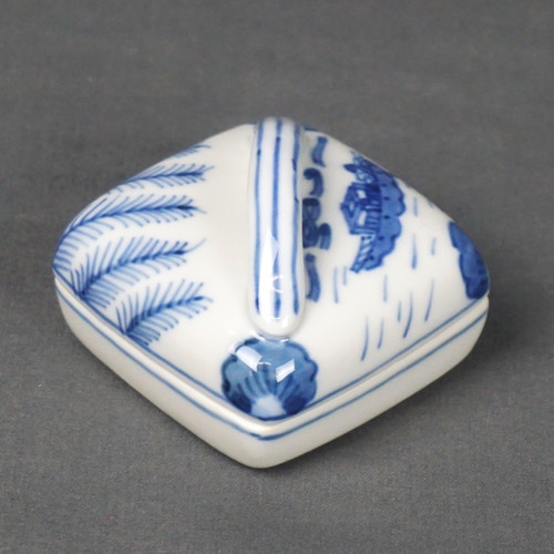 B271h 「染付辻堂 香合」五世幹山伝七作共布共箱形物香合相撲「大関」