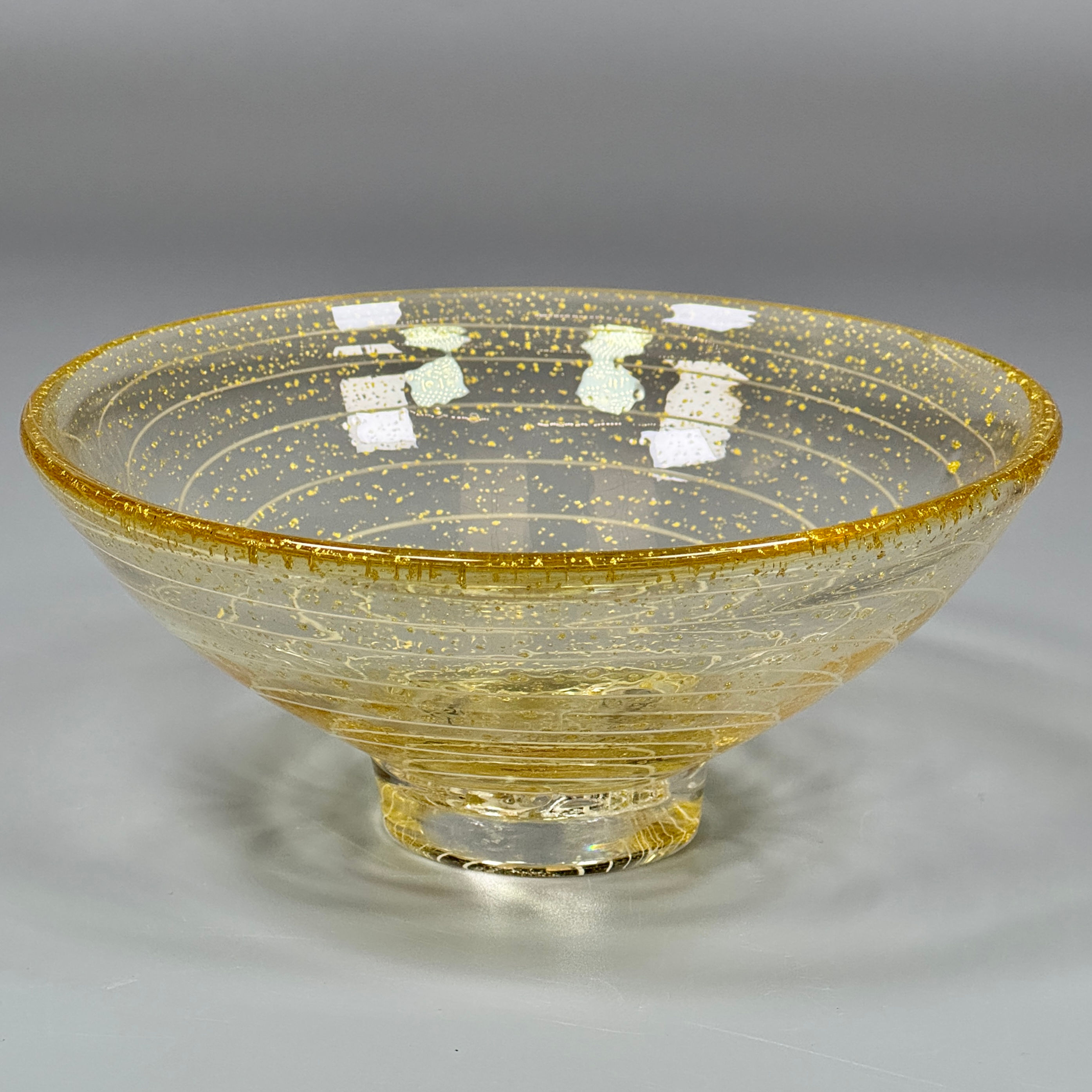ガラス茶碗（金箔）