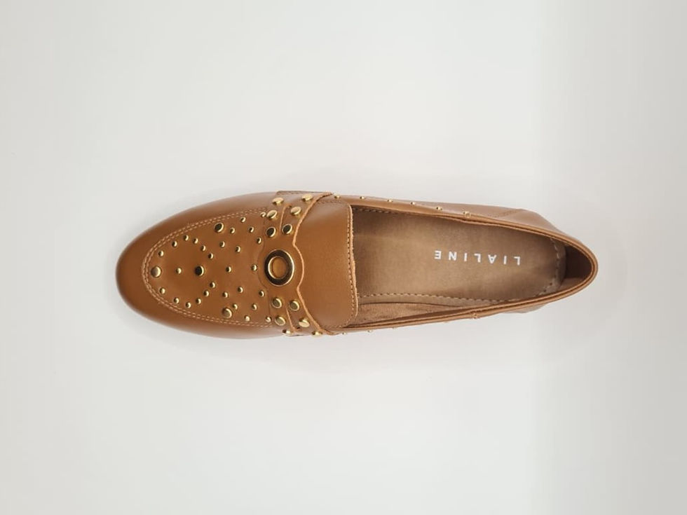 Miniatura: Mocasín de Cuero Café con Tachuelas Lia Line