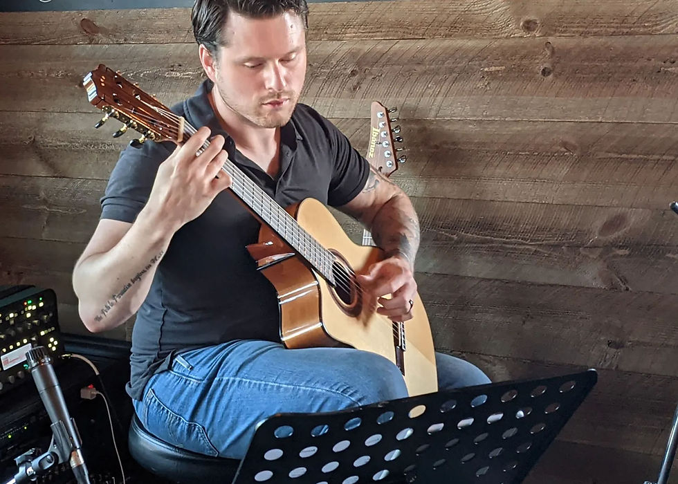 Live Music with Steven Pontius