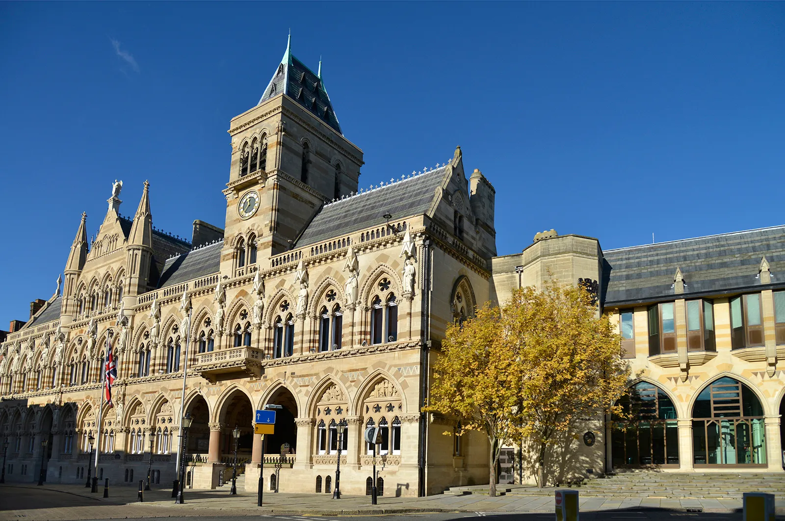 Town-hall-Northampton-Northamptonshire-Eng-Edward-Godwin.webp