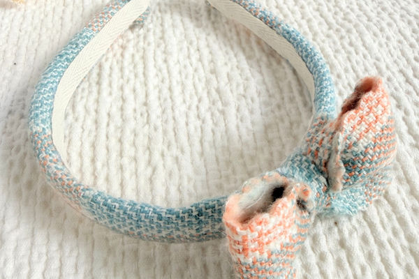 Baby first year milestone photos South Africa monthly — Rosy Bloom Rose Clip Mira Accessories