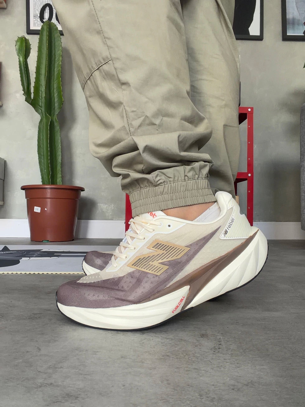 Miniatura: FUELCELL REBEL V5