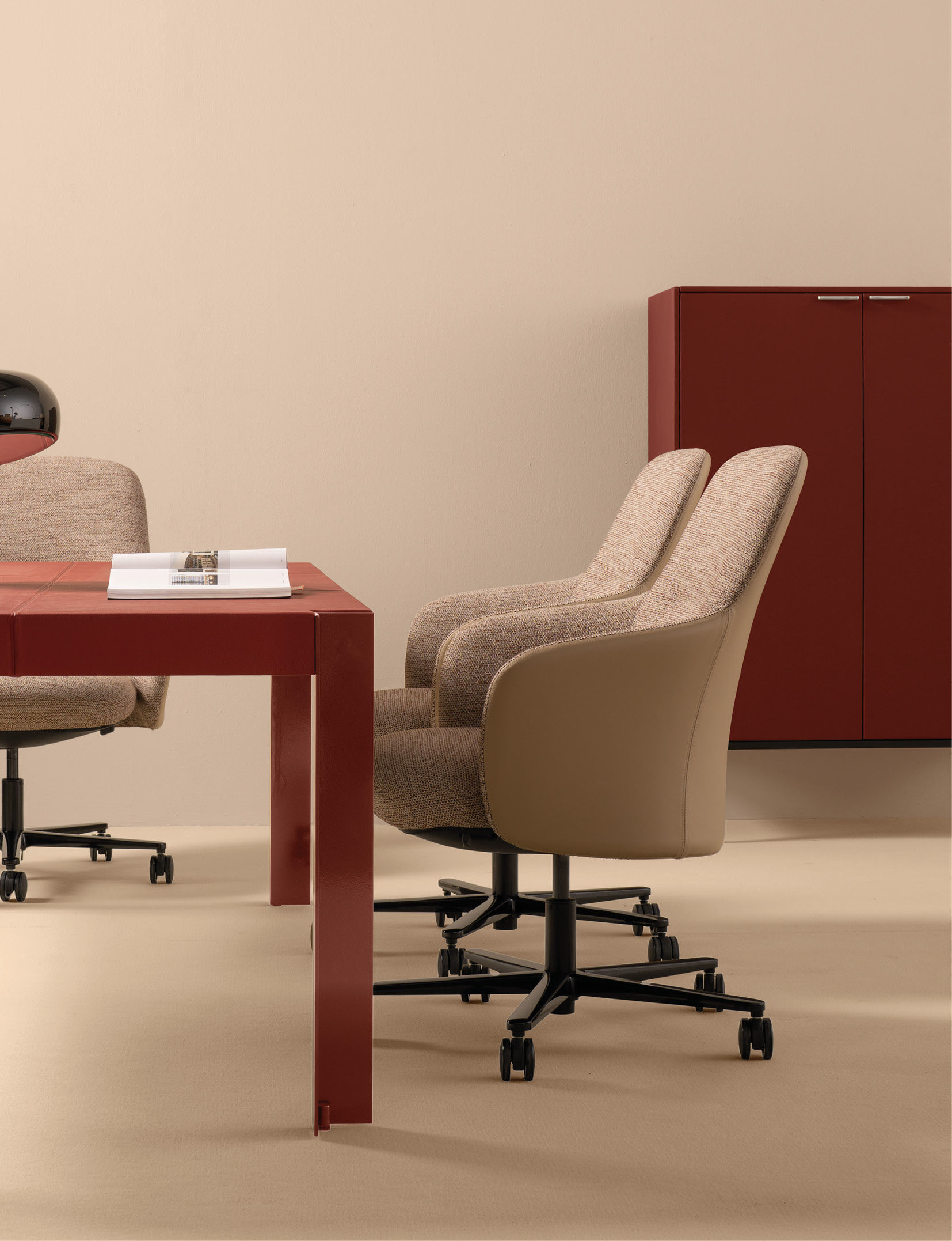 Level X Lounge Chair