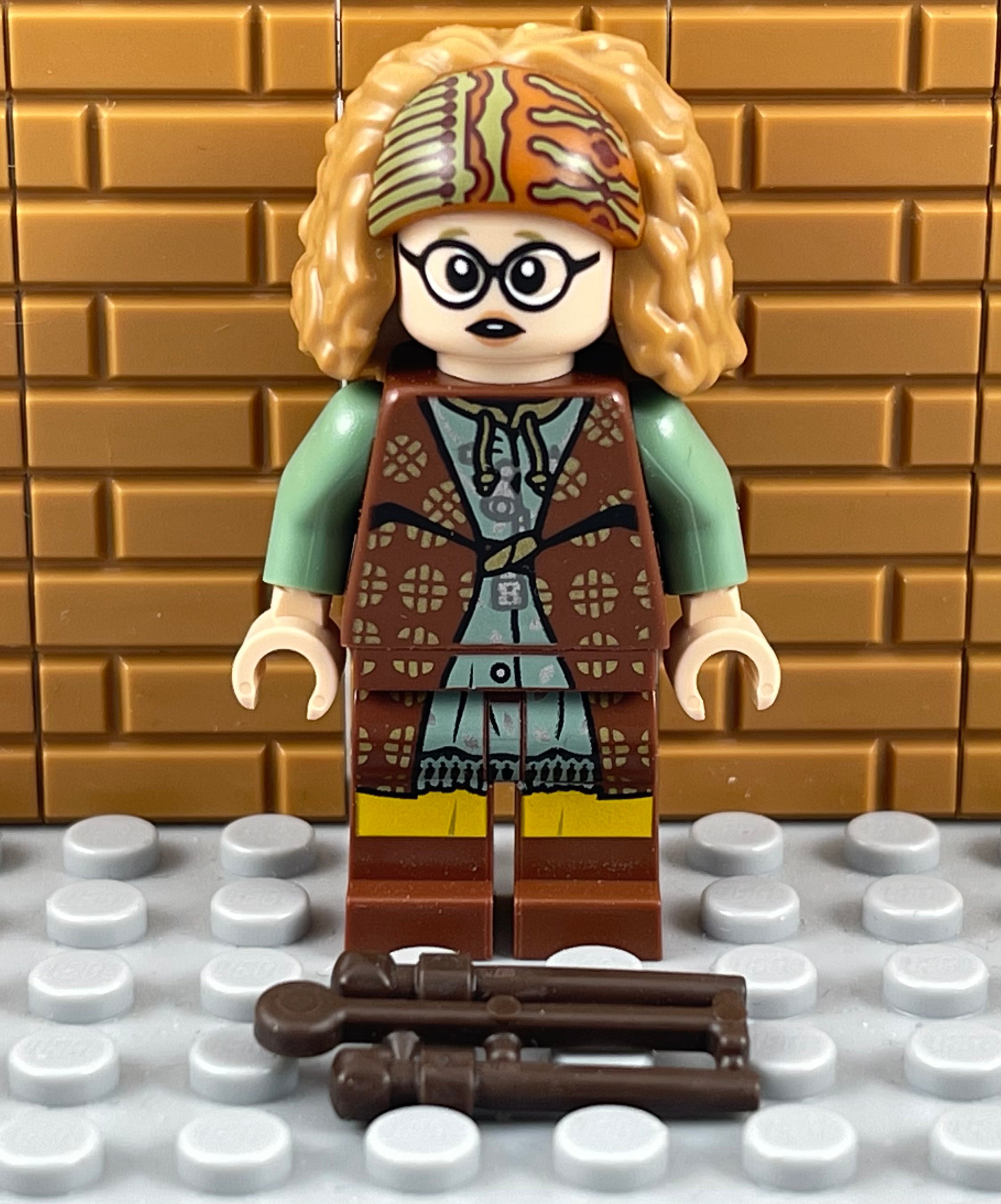 LEGO Harry Potter Professor Sybil Trelawney Minifigure