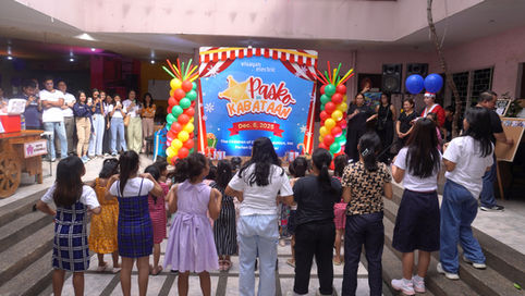 𝐕𝐢𝐬𝐚𝐲𝐚𝐧 𝐄𝐥𝐞𝐜𝐭𝐫𝐢𝐜 𝐁𝐫𝐢𝐧𝐠𝐬 𝐂𝐡𝐫𝐢𝐬𝐭𝐦𝐚𝐬 𝐉𝐨𝐲 𝐭𝐨 𝐏𝐚𝐫𝐢-𝐚𝐧 𝐃𝐫𝐨𝐩-𝐢𝐧 𝐂𝐞𝐧𝐭𝐞𝐫