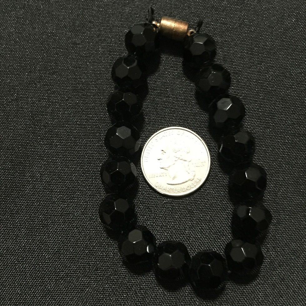 BLACK BEAD WITH MAGNET CLASPS BRACELET