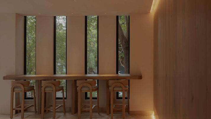 Mobiliario personalizado para Monarch Haus | Cafetería