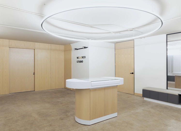 Mobiliario comercial a medida para Veo Veo