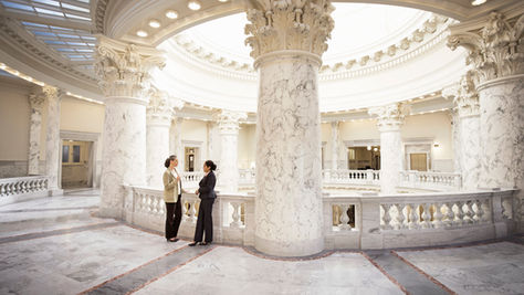 Mi az összefüggés a generációk különbségei és a spiráldinamika között?