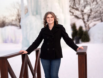 high school senior photos at the ice castles