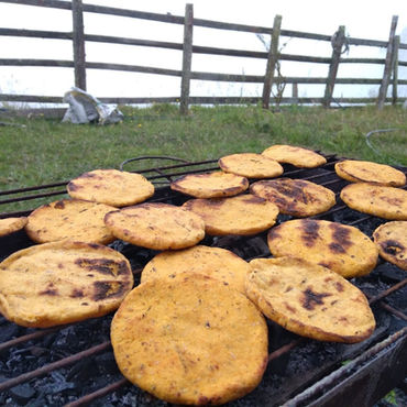 AREPA AMARILLA DE PURO MAIZ CRIOLLO PELADO