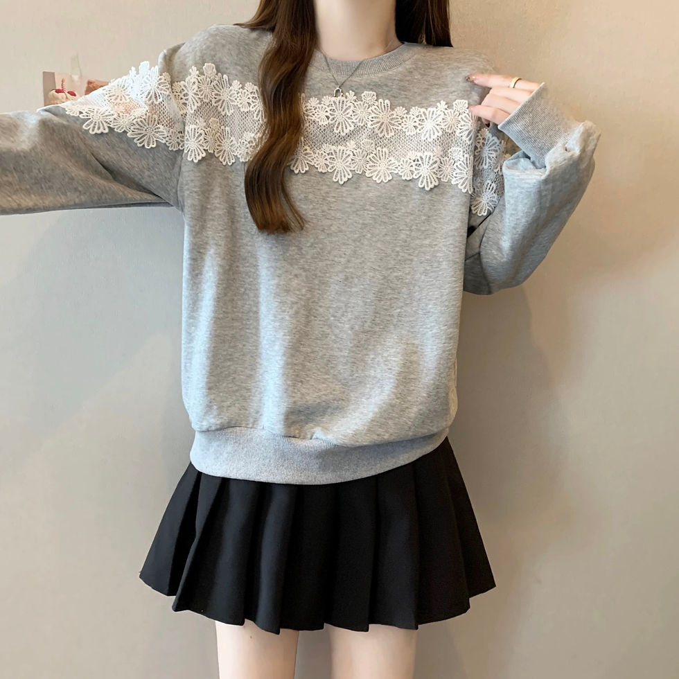Thumbnail: 法式復古圓領拼接蕾絲衛衣NYY8012750