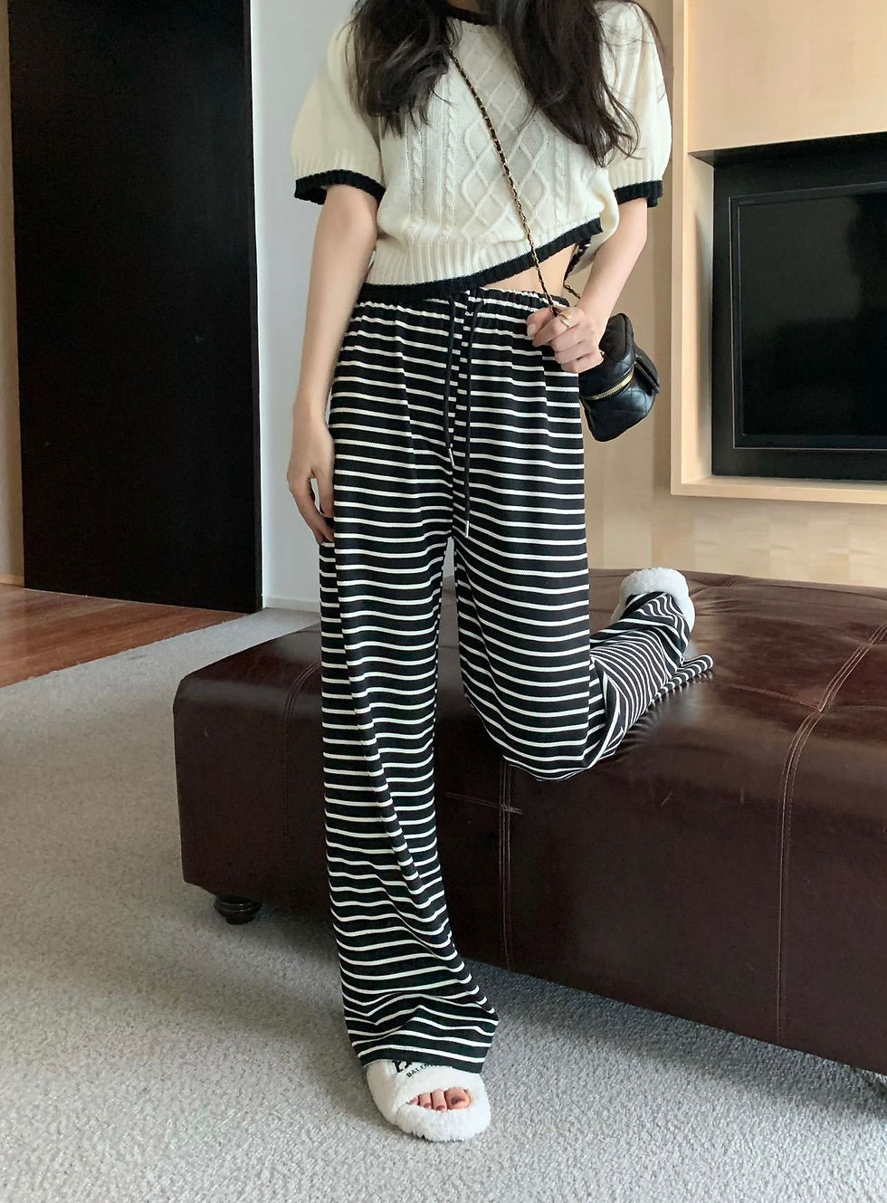 縮圖：*冰絲條紋褲一黑一白+ 贈送2️⃣條格紋冰絲褲*