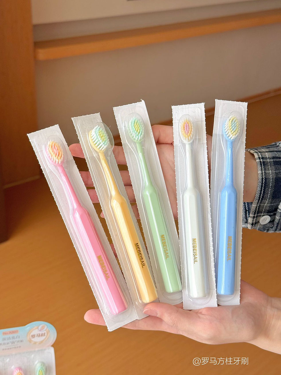 Thumbnail: 羅馬方柱·多巴胺高顏值牙刷15支