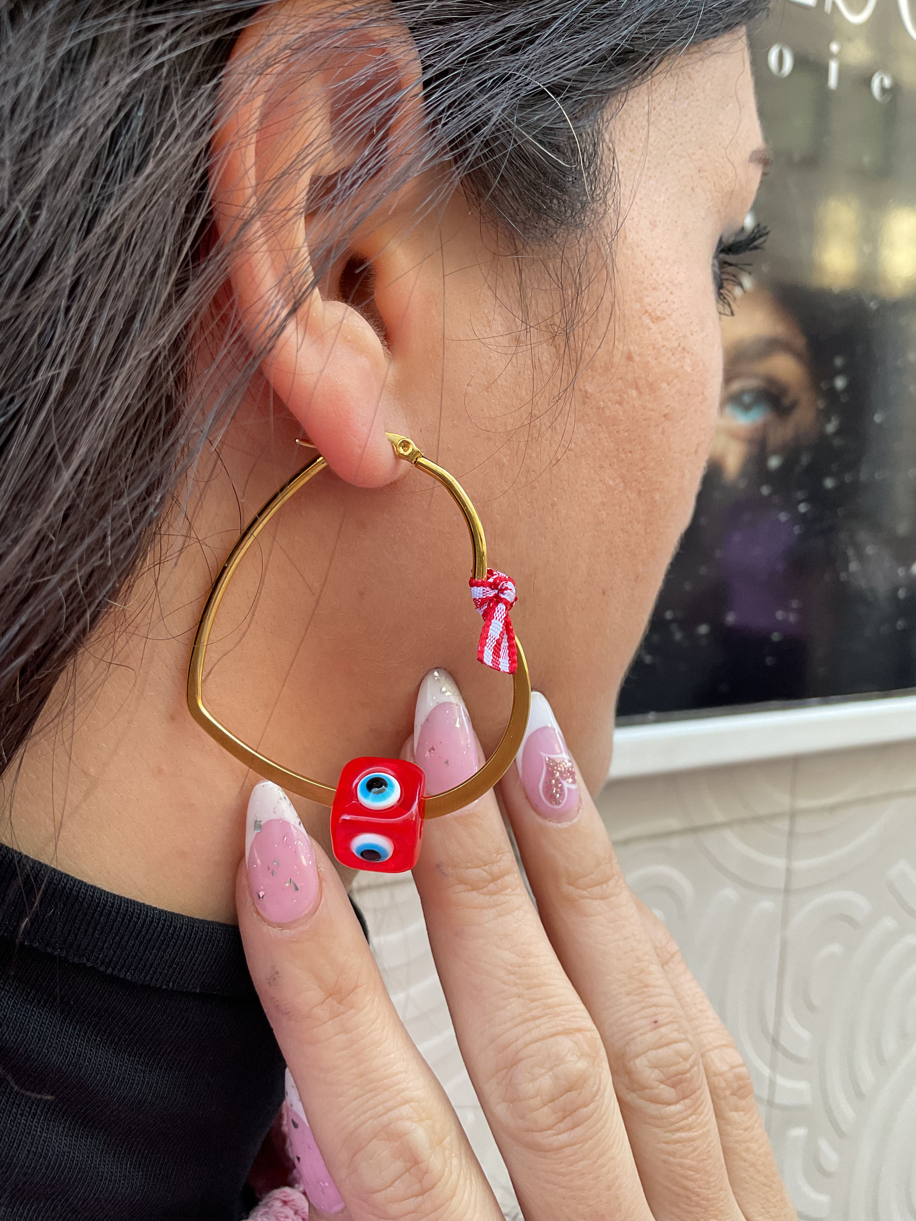 Fe7488 Ατσάλινοι κρίκοι με καρδιά και κόκκινο μάτι κύβο.