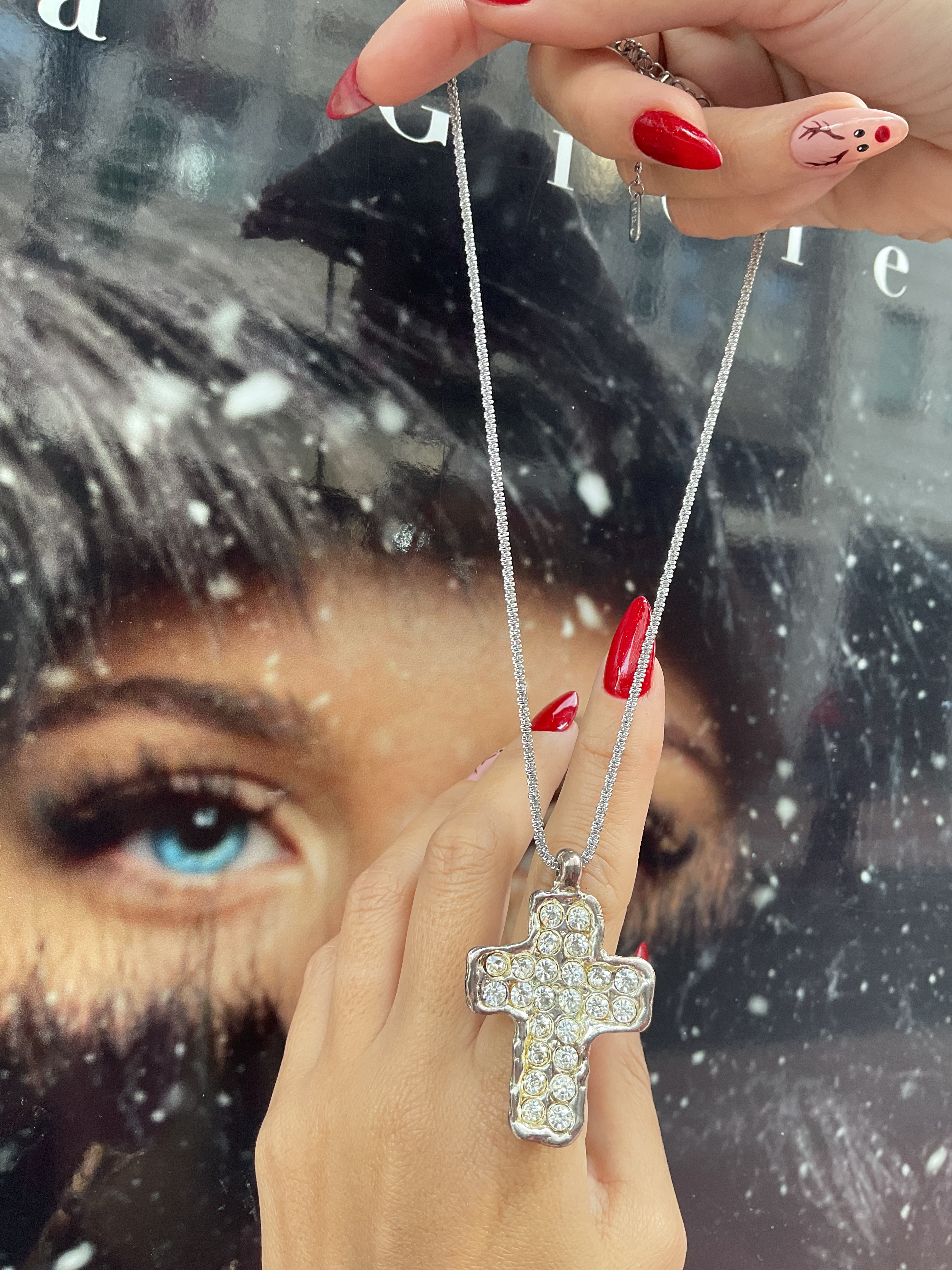 Fn7104 Ατσάλινο κολιέ με πρωτότυπο Σταυρό και λαμπερά κρυσταλλάκια.