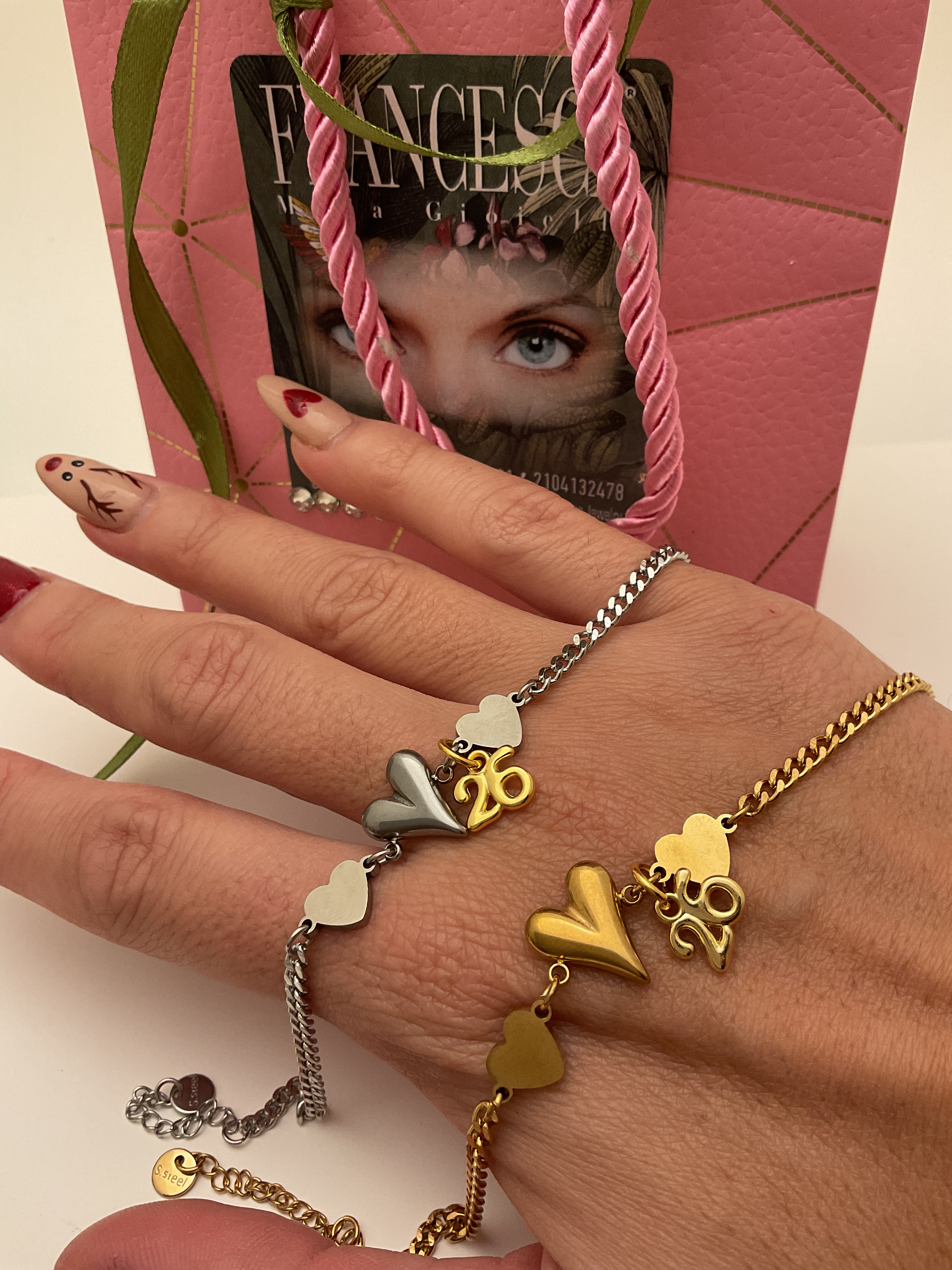 Fb8508 Ατσάλινο βραχιόλι γούρι 2026 με καρδιές.