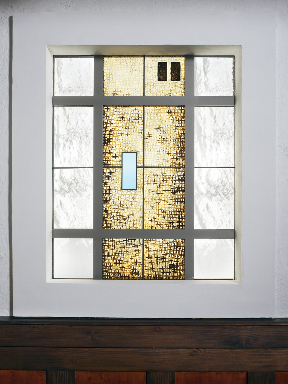 St-Barbara_Turm_Glasmalerei_Attributsfenster
