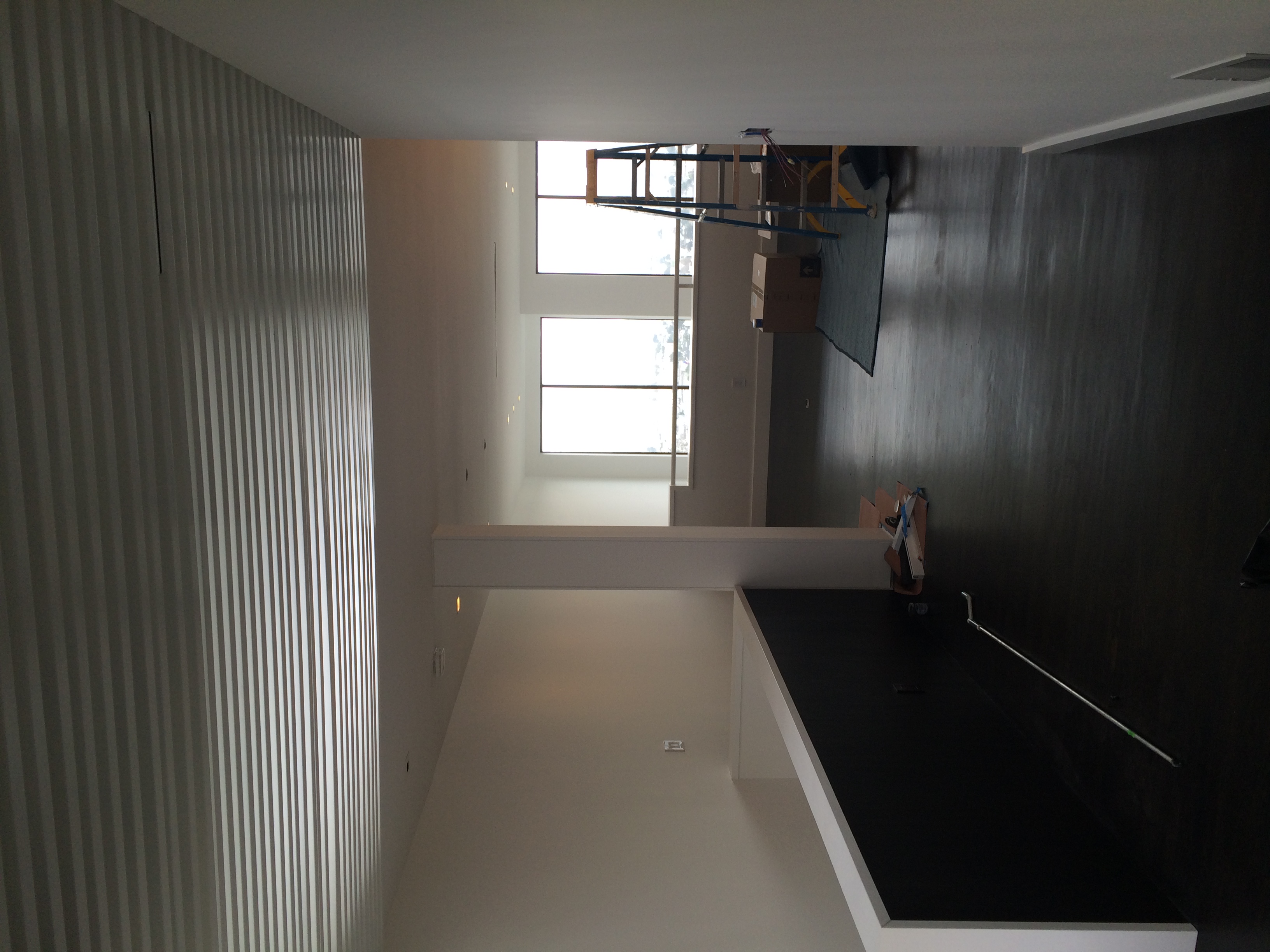 Entry with lattice ceiling